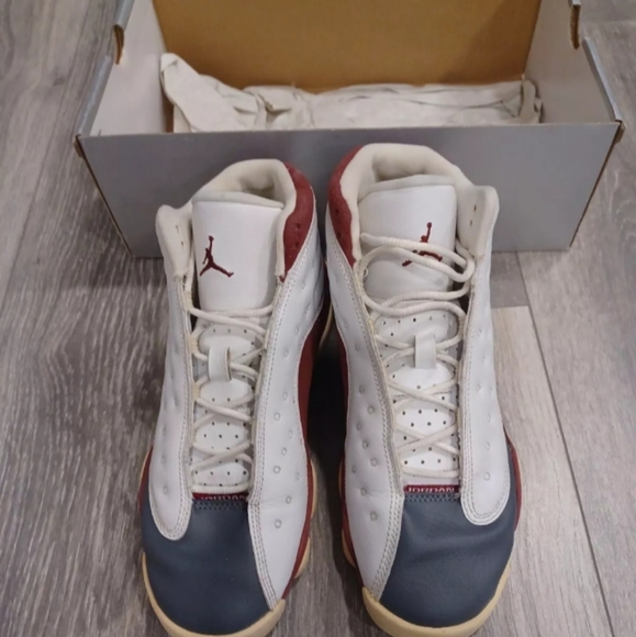 Nike retro 13 size 6y dark red and white. Used in great shape with box and recei - Picture 5 of 13
